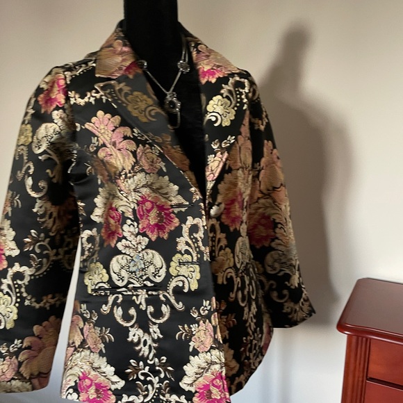 Designer Blazer - Picture 4 of 15